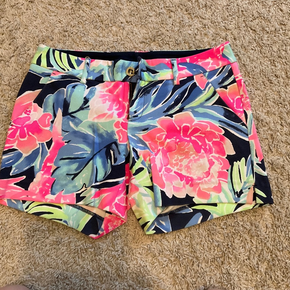 Lilly Pulitzer 5" Callahan Stretch Shorts. Size 2.